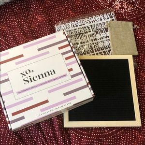 XO, Sienna felt message board